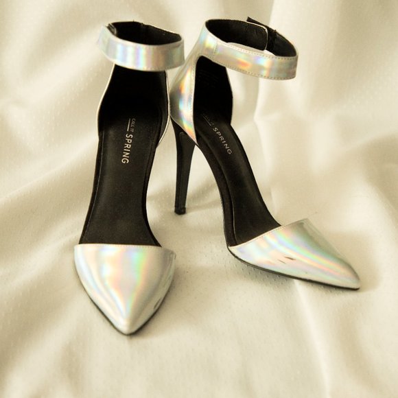 Holographic stilettos from Spring - Picture 2 of 6
